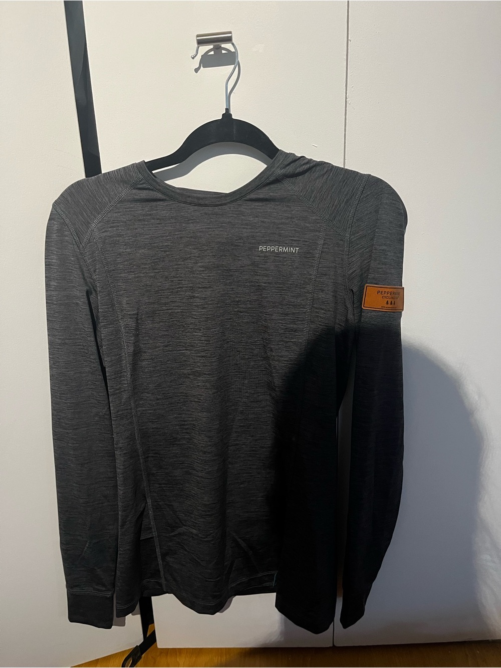 Peppermint Women's Long-Sleeve Crew Top - Charcoal Gray